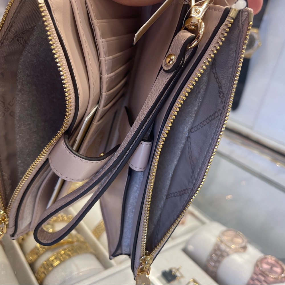 MICHAEL MICHAEL KORS Adele Leather Wallet Double Zip wristlet
Soft Pink 
NWT - Picture 8 of 16